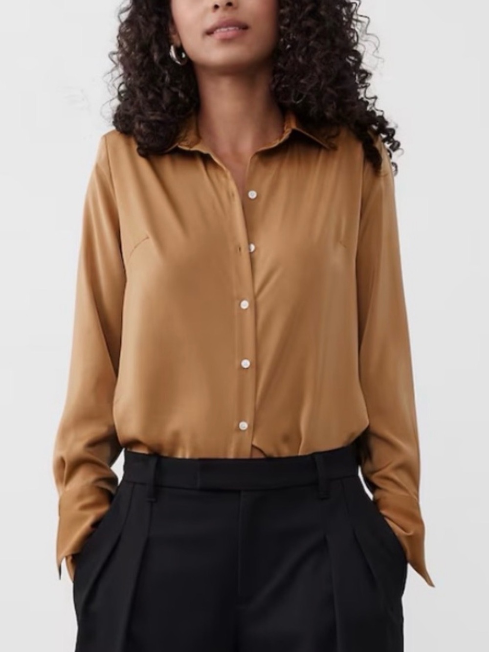 NWT! Banana Republic Satin Classic Shirt (Color: Afternoon Latte)